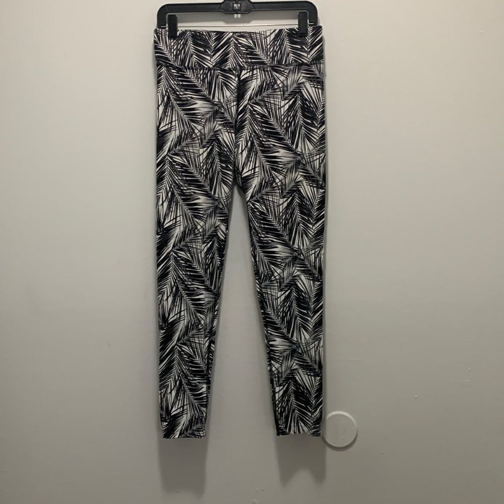 Victoria Secret PINK White and Black Patterned Leggings Size Medium
